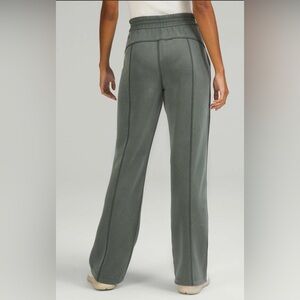NWOT New Lululemon Softstreme High-Rise Pant Smoked Spruce